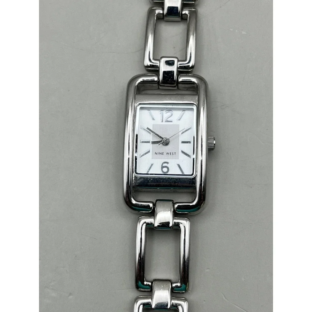 Nine West Womens Silver Tone Rectangular Bracelet‎ Watch NW/1039 Y121E Untested
